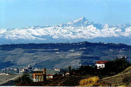 Cappella dell'Oriolo con vista Monviso